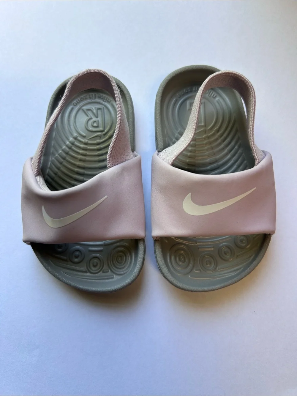 Nike Kawa Girl’s Toddler Lavender slide sandals 4C